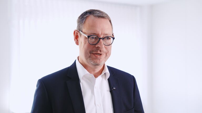 Porträt von Hans-Georg Ehrhardt-Gerst, dem Leiter der HZD-Außenstelle in Hünfeld