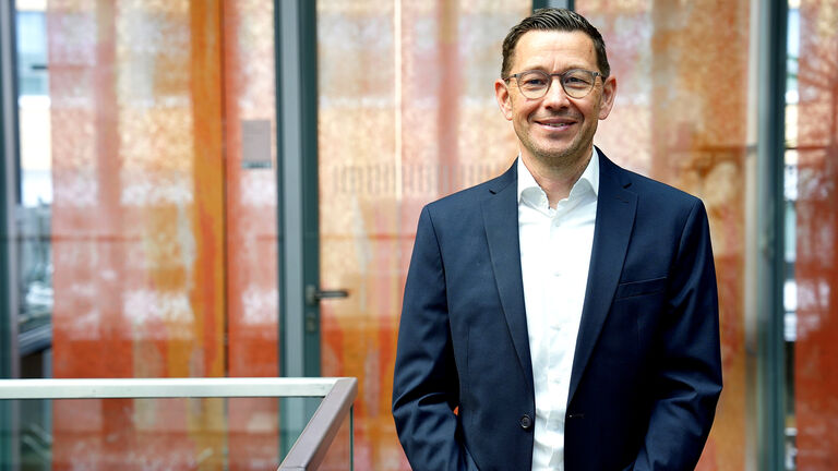 Porträtfoto von Michael Hohmann, der seit September 2026 CEO der HZD ist