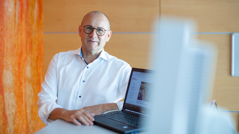 Federführend bei der Entwicklung des HessenWeb: Heiko Lamers, Produktmanager der HZD Produktmanager Heiko Lamers im Gespräch mir dem HZD-Kundenmagazin INFORM