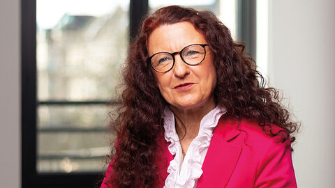 Martina Böhme, Leiterin der Abteilung „Konzeption und Koordination“ HMinD Porträtfoto Martina Böhme