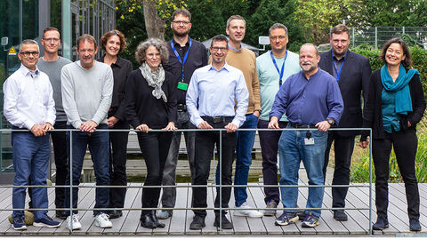 Erfahrungsaustausch in Wiesbaden: IT-Architektinnen und Architekten der HZD und ihre Gäste aus Mecklenburg-Vorpommern IT-Architekt*innen der HZD und der DVZ Mecklenburg-Vorpommern bei ihrem Treffen 2022 in Wiesbaden