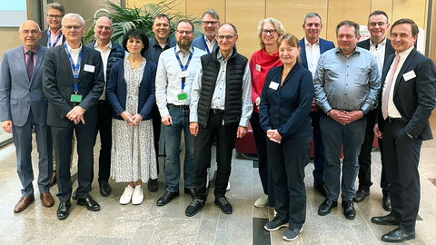 Gruppenfoto der Personen, die an der ALD-TFrühjahrstagung 2024 bei der HZD teilgenommen haben