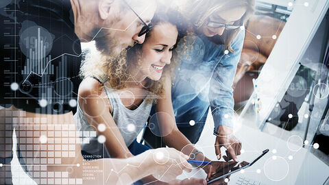 Garant für hohe Softwarequalität: das Test Center Hessen der HZD Drei lächelnde Menschen am Schreibtisch beim Begutachten einer Tablet-Anwendung, darüber gelegte Grafik mit Symbolen aus dem IT-Testumfeld